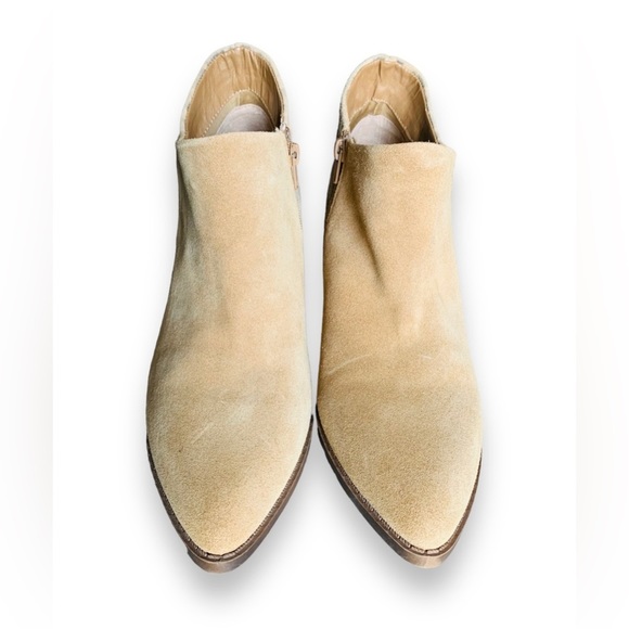 NWOT Yellow Box ‘Dannika’ Leopard Suede Booties – Size 9.5 - Picture 3 of 14